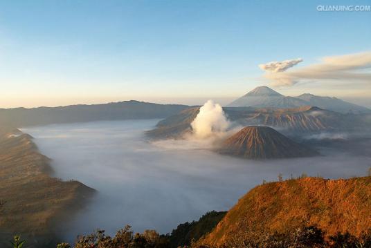 塞梅鲁火山