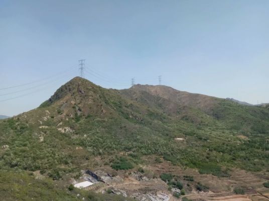 长白山（山东省济南市章丘区境内山脉）