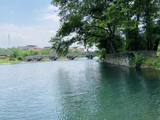 白路神村