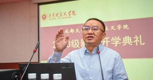 成都大学校长王清远，能否笑到最后？