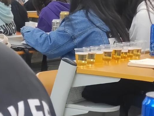 茅台学院学生1节课喝掉二三十箱酒，是不是酒量大才能报考品酒的专业？