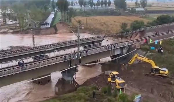 山西咸阳河溢出附近铁路线告急，本轮降雨为何会造成如此严重的后果？