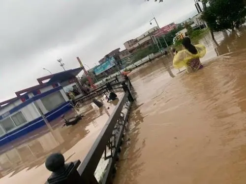 云南丘北县突发暴雨灾害，突发性强降雨给当地造成了哪些损害？