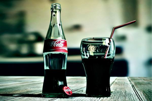 星巴克、可口可乐暂停在俄业务，可口可乐是被迫低头了吗？