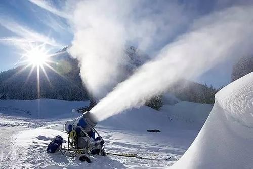 粉雪是指什么，跟正常的雪场有什么区别？