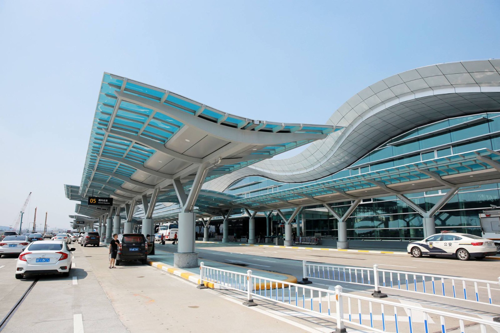 杭州萧山国际机场停车一天收费多少？
