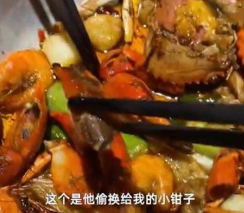 南京一饭店被曝偷换顾客螃蟹，这种行为在行业内是常态吗？