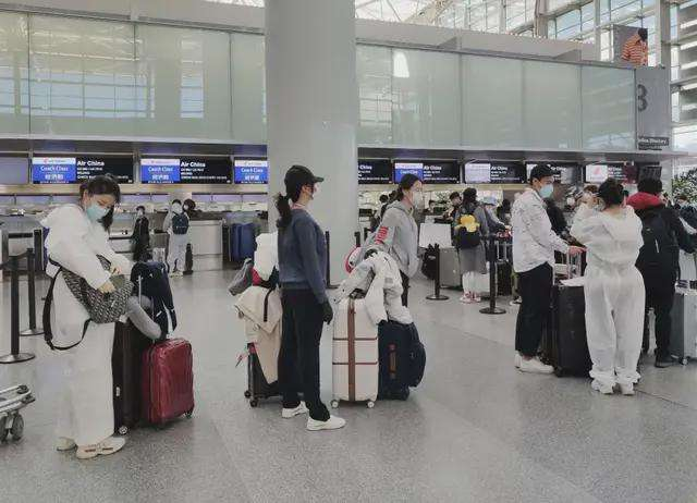 54名中国乘客遭“假阳性”滞留哥本哈根机场，大使馆是否会介入此事？