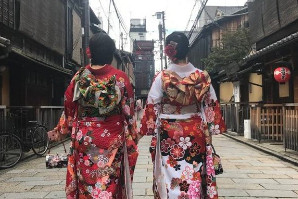 苏州淮海街，成和服女孩打卡地，穿和服就说明爱日本吗？
