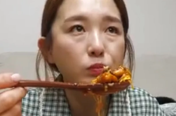 韩国美食主播Hamzy为何要道歉？