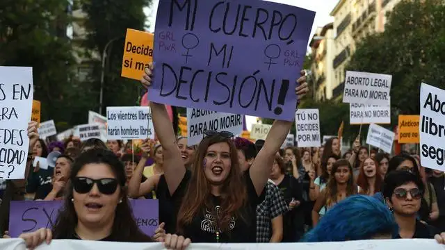 西班牙拟将女性带薪生理假入法，为何会引发网友争议？
