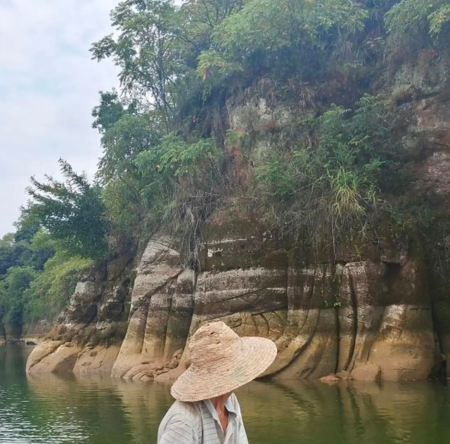 水位下降，四川一明代水下坐佛露真身，这座佛有着怎样的历史背景？